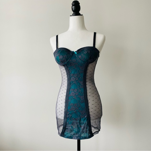 Lace Sea Green Chemise - Picture 5 of 14
